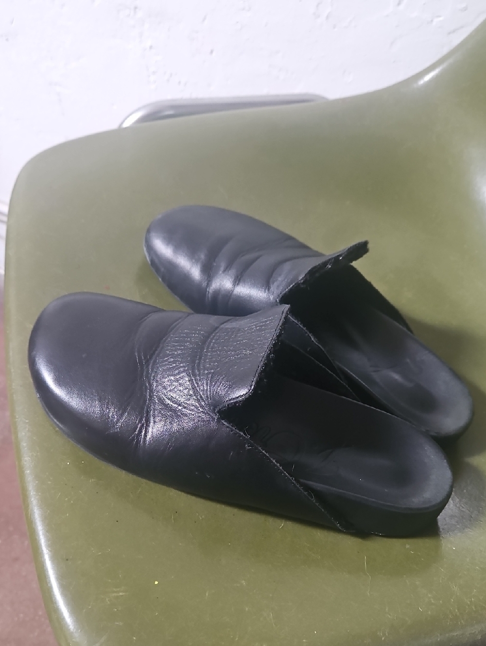 J. Crew Black Leather Slip-On Mules Size 7.5 Eu 38